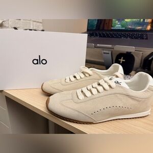 ALO Sandstone Sneakers